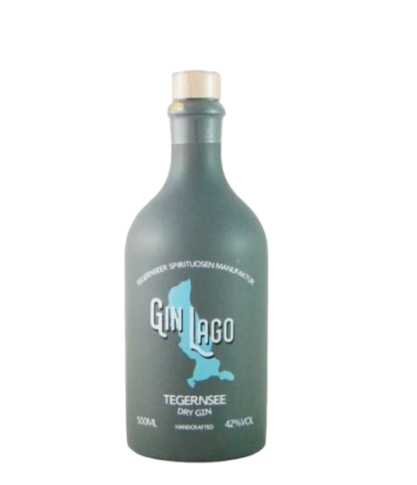 Flasche Gin Lago Tegernsee in stilvollem Design auf hellem Hintergrund – Premium-Gin aus der Region Tegernsee.